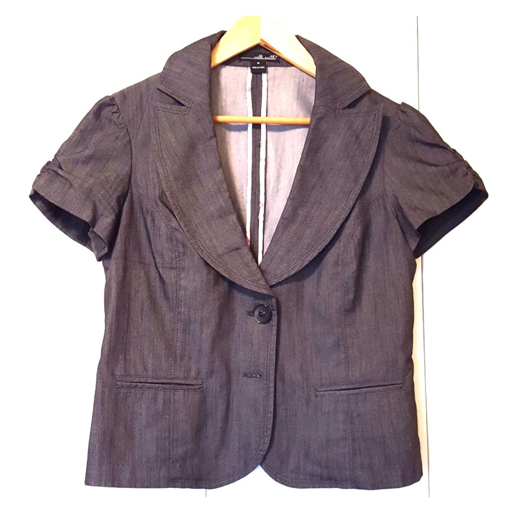 Short-sleeved jacket